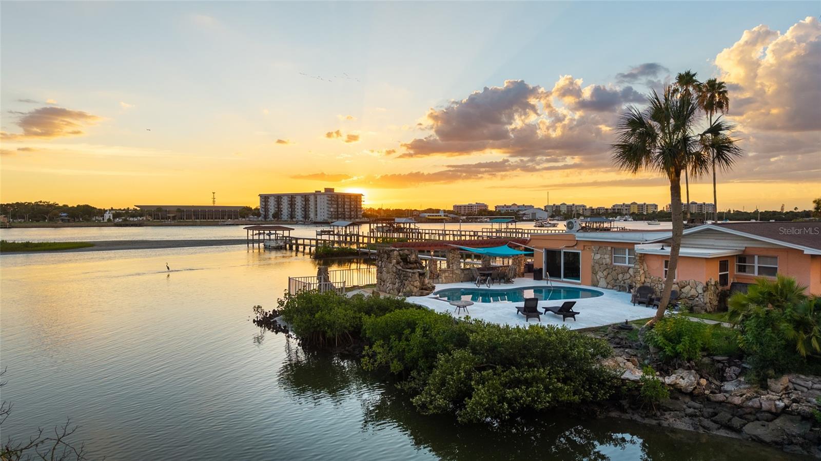 BOUCHELLES ISLAND - Residential