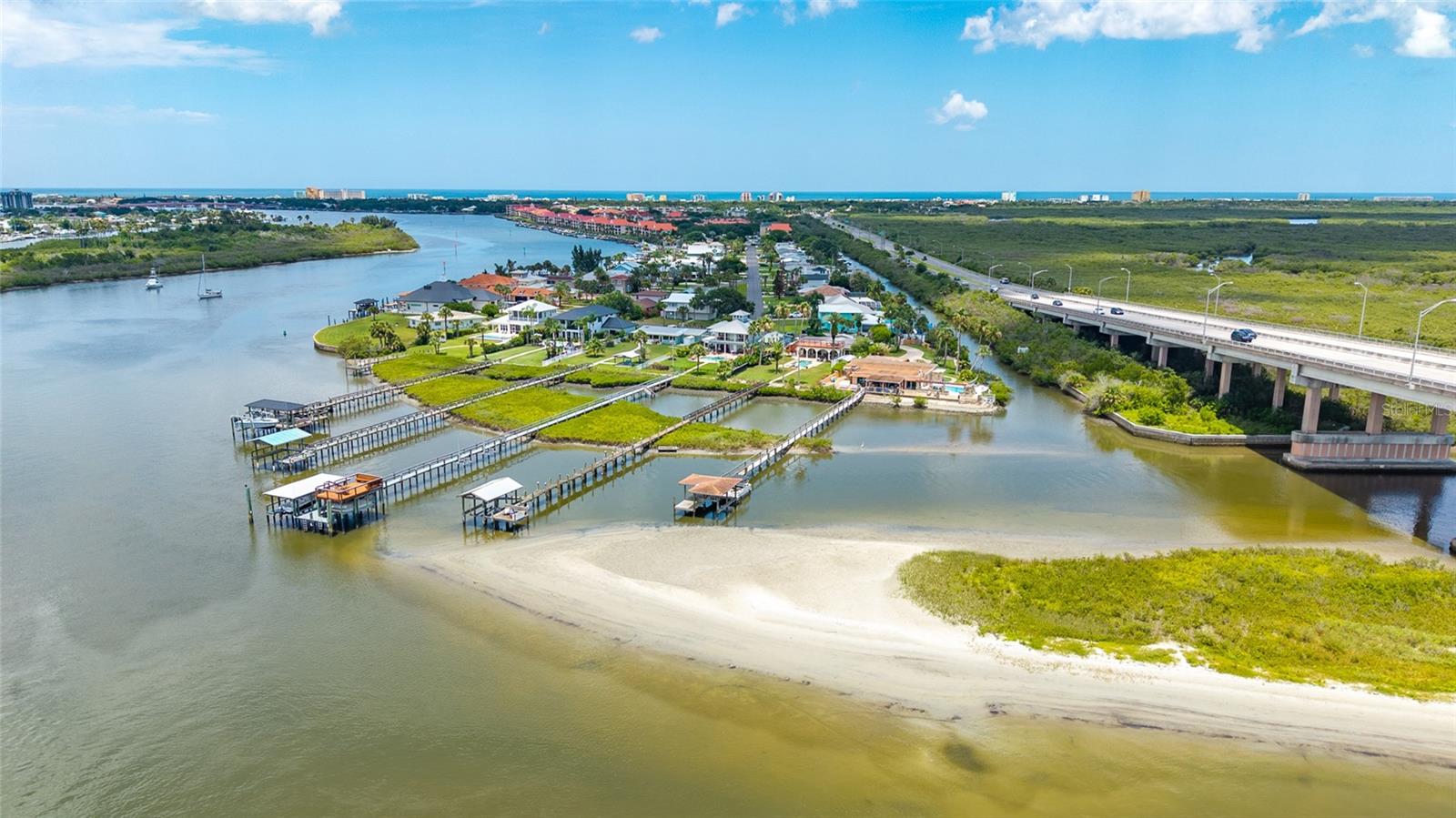 BOUCHELLES ISLAND - Residential