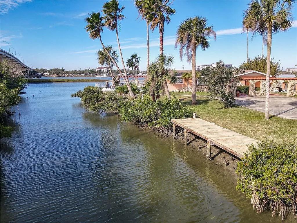 BOUCHELLES ISLAND - Residential