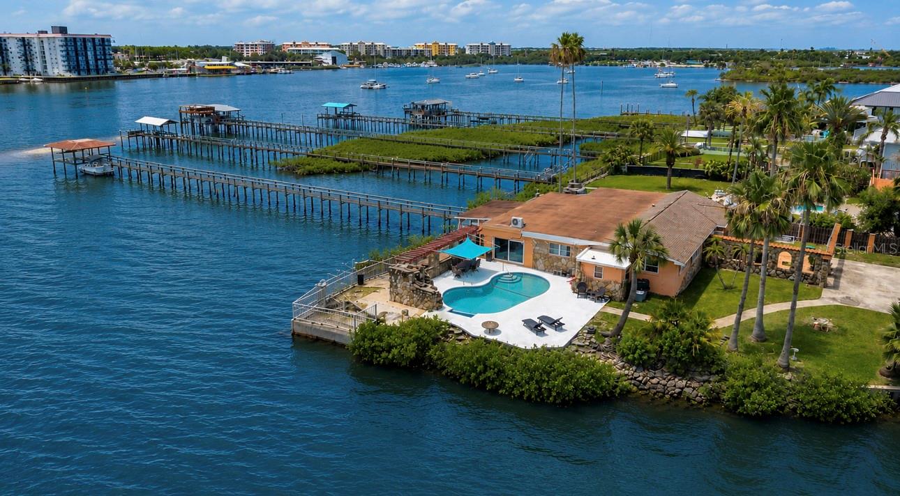 BOUCHELLES ISLAND - Residential