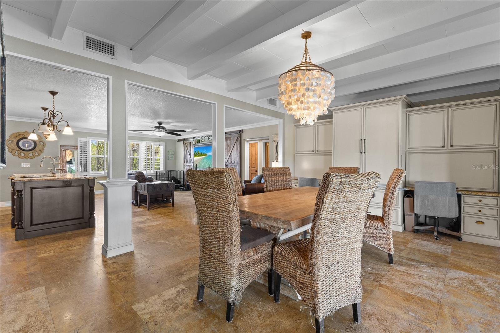 BOUCHELLES ISLAND - Residential