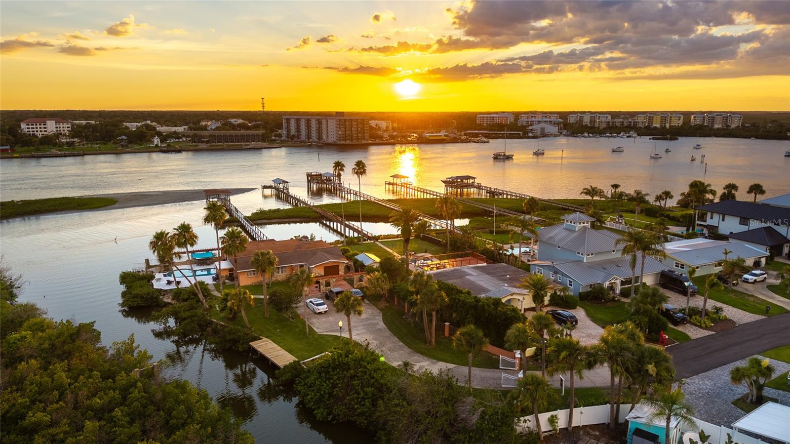 BOUCHELLES ISLAND - Residential