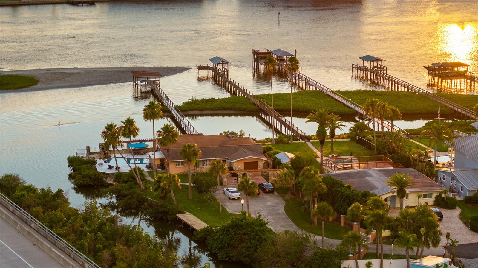 BOUCHELLES ISLAND - Residential