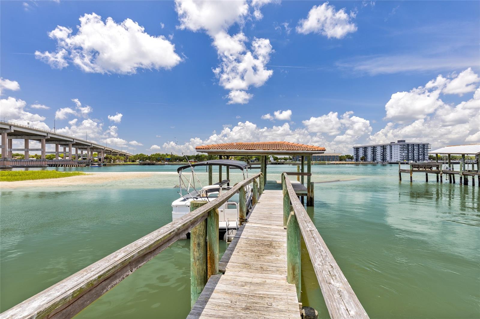 BOUCHELLES ISLAND - Residential