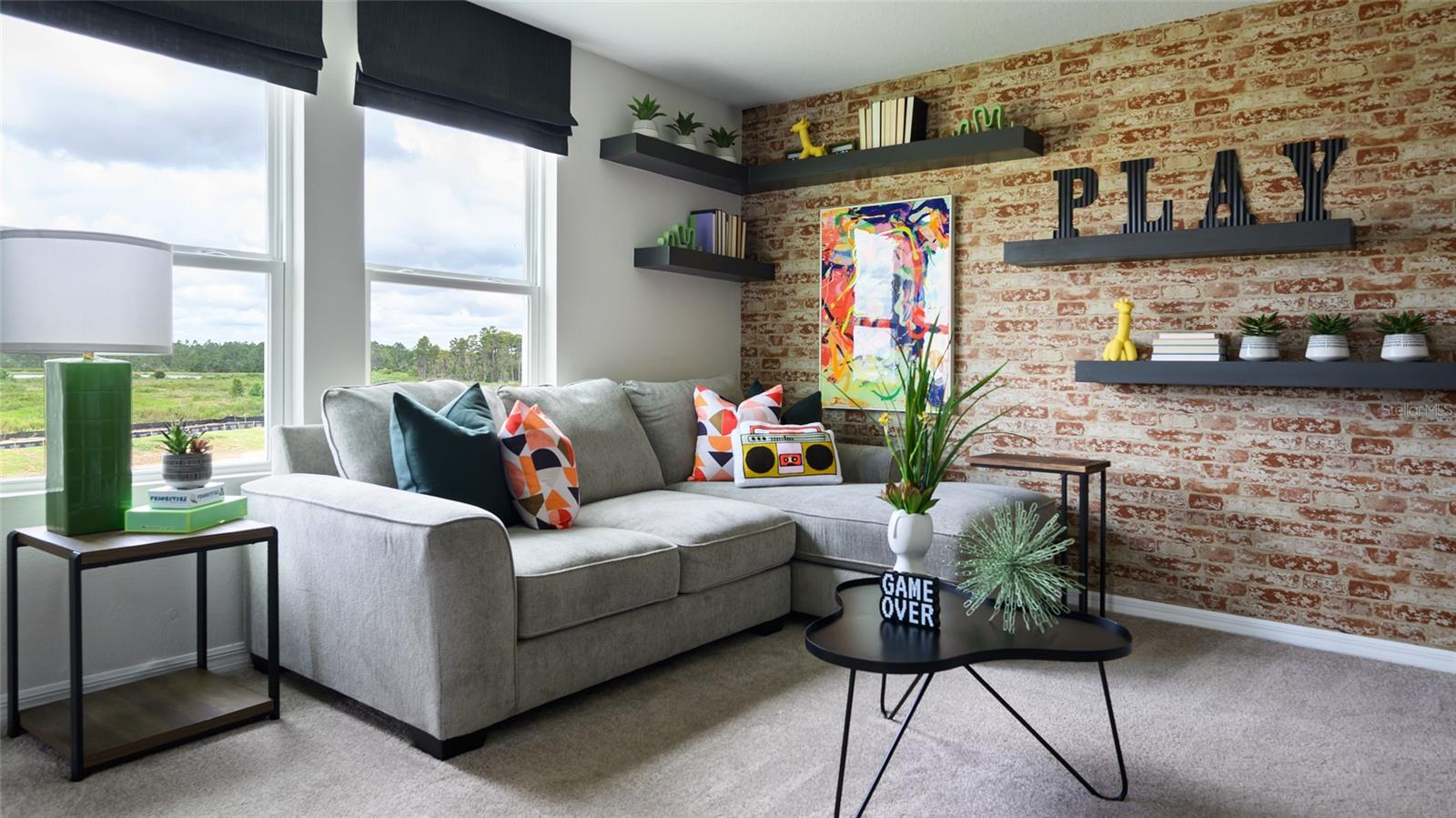 PASADENA WOODS - Residential