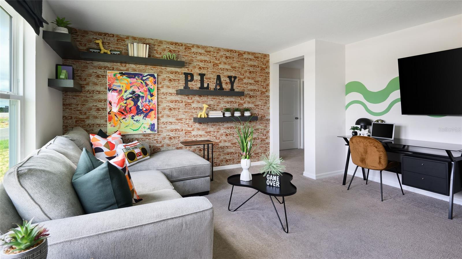 PASADENA WOODS - Residential