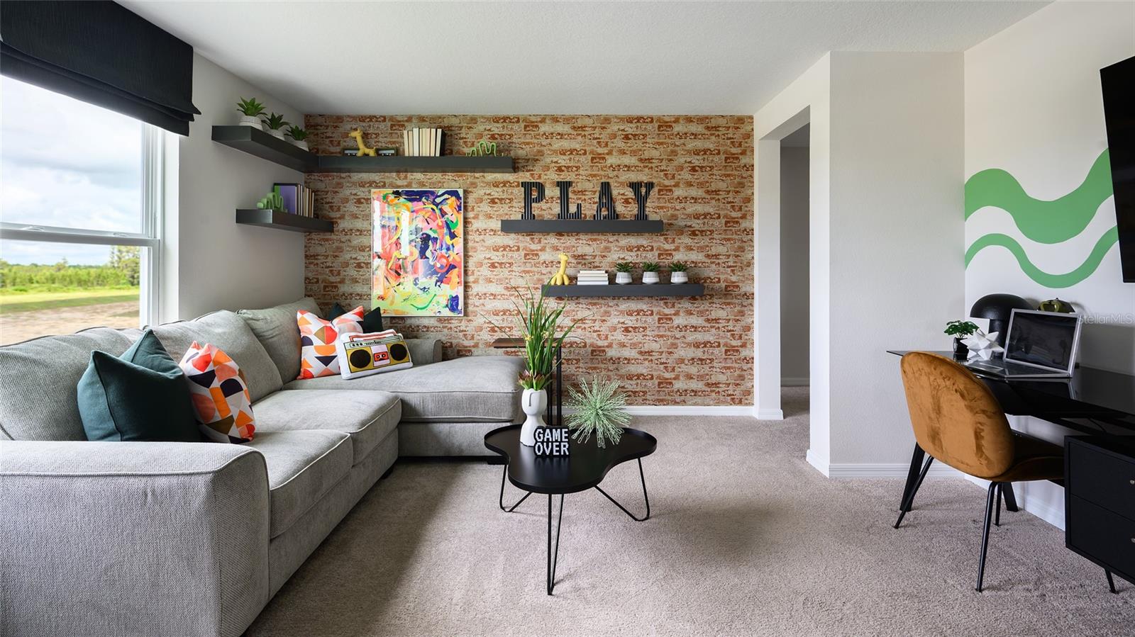 PASADENA WOODS - Residential