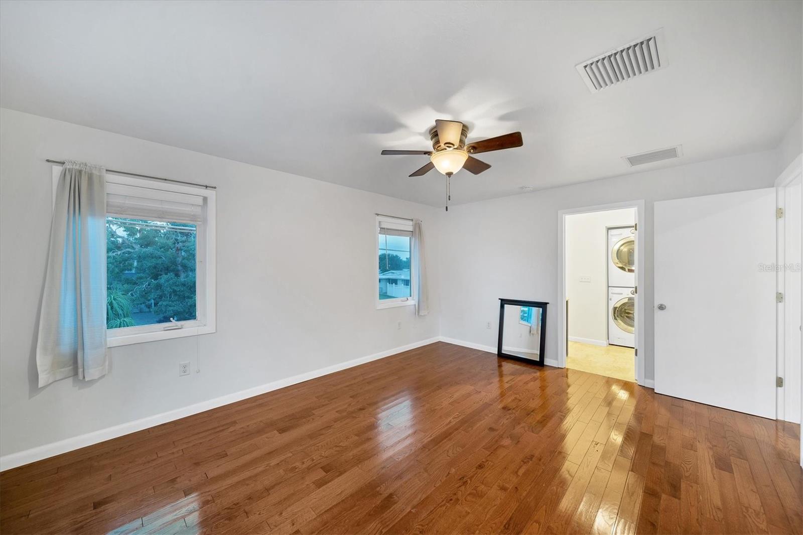 SOUTH VENEZIA PARK - Residential Lease