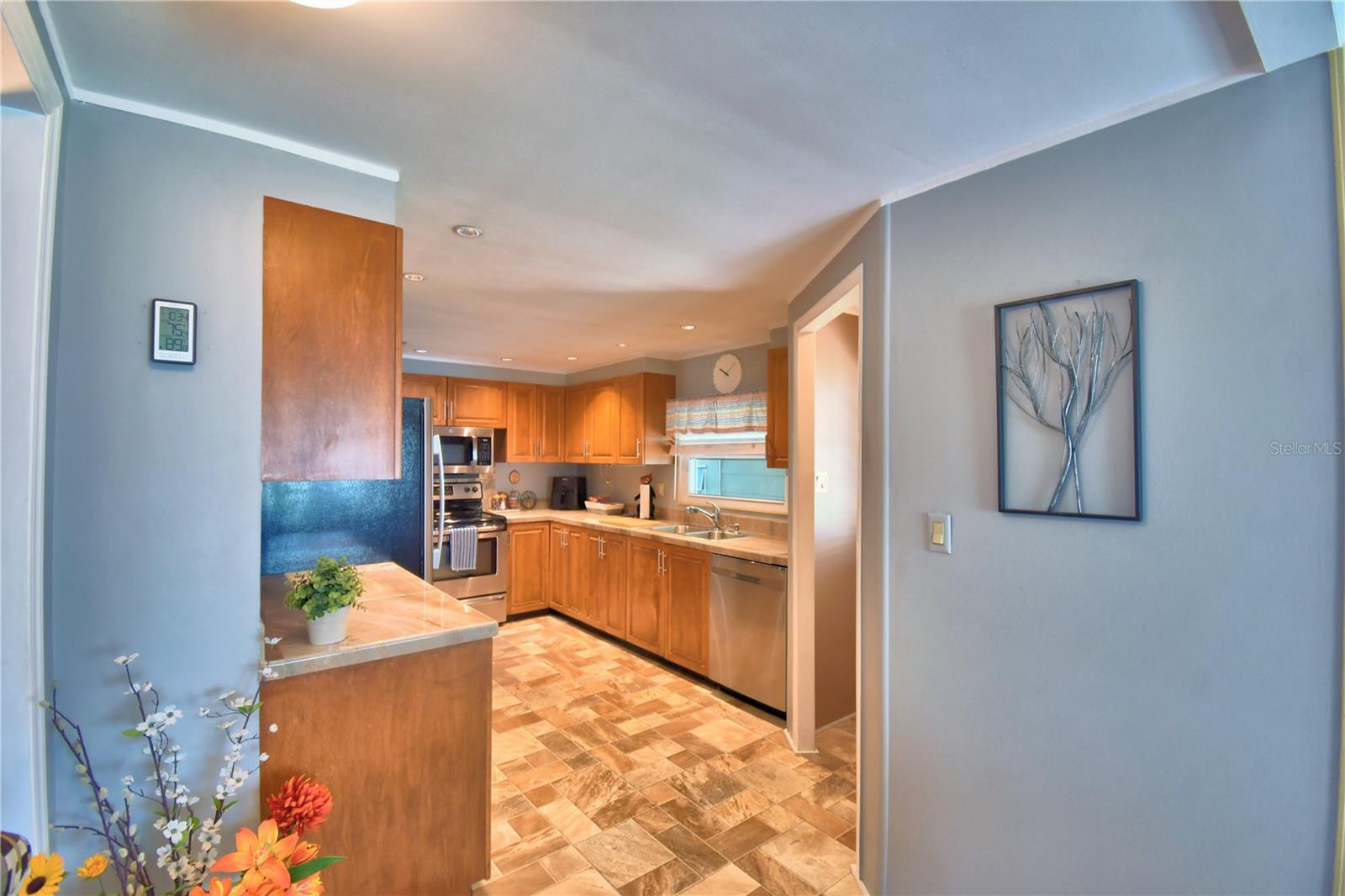 COLONNADES PH 1 - Residential