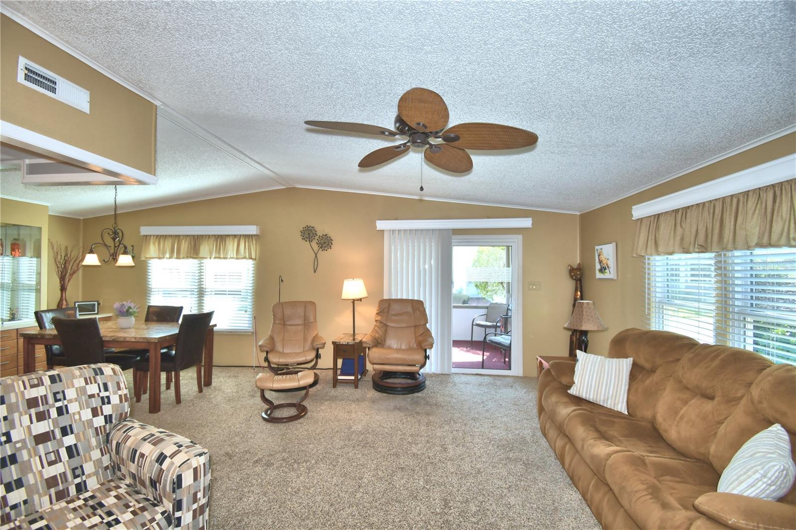 COLONNADES PH 1 - Residential
