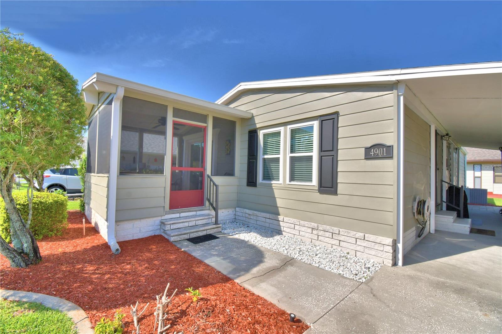 COLONNADES PH 1 - Residential