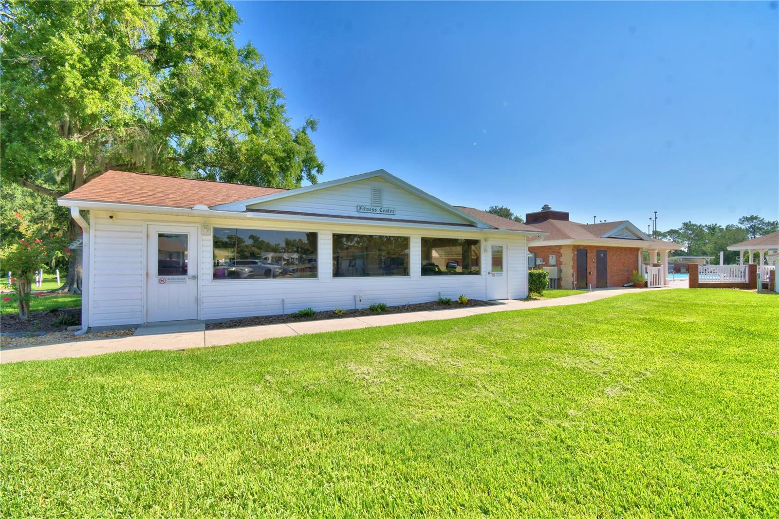 COLONNADES PH 1 - Residential