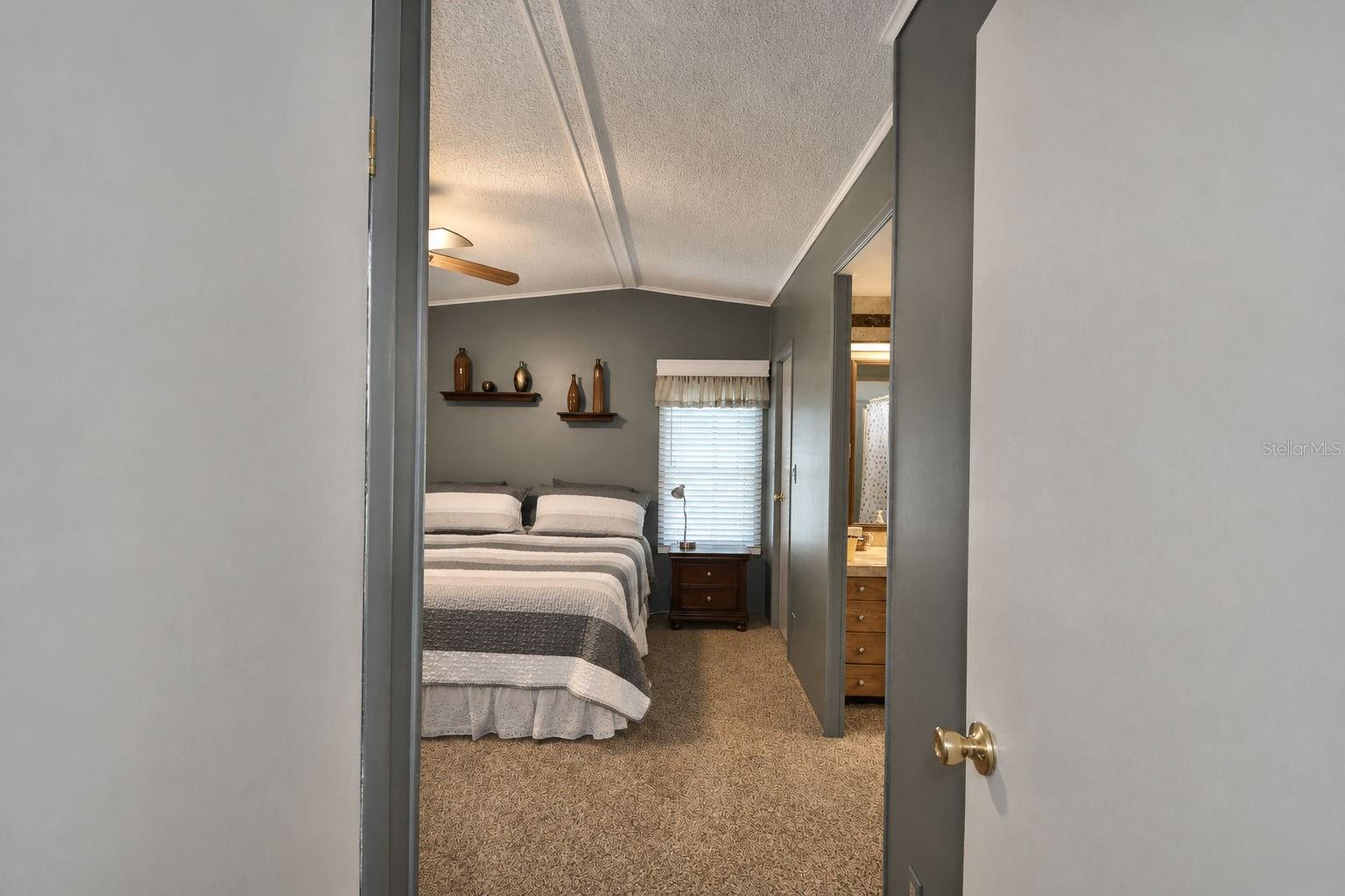 COLONNADES PH 1 - Residential