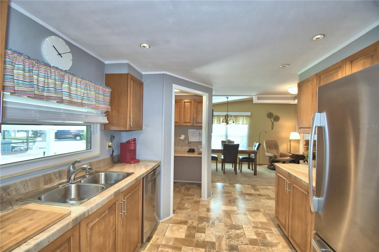 COLONNADES PH 1 - Residential