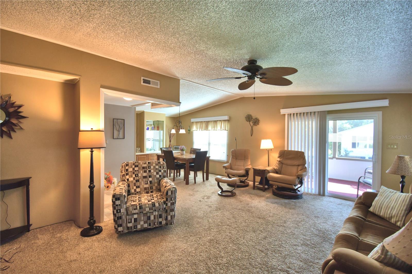 COLONNADES PH 1 - Residential