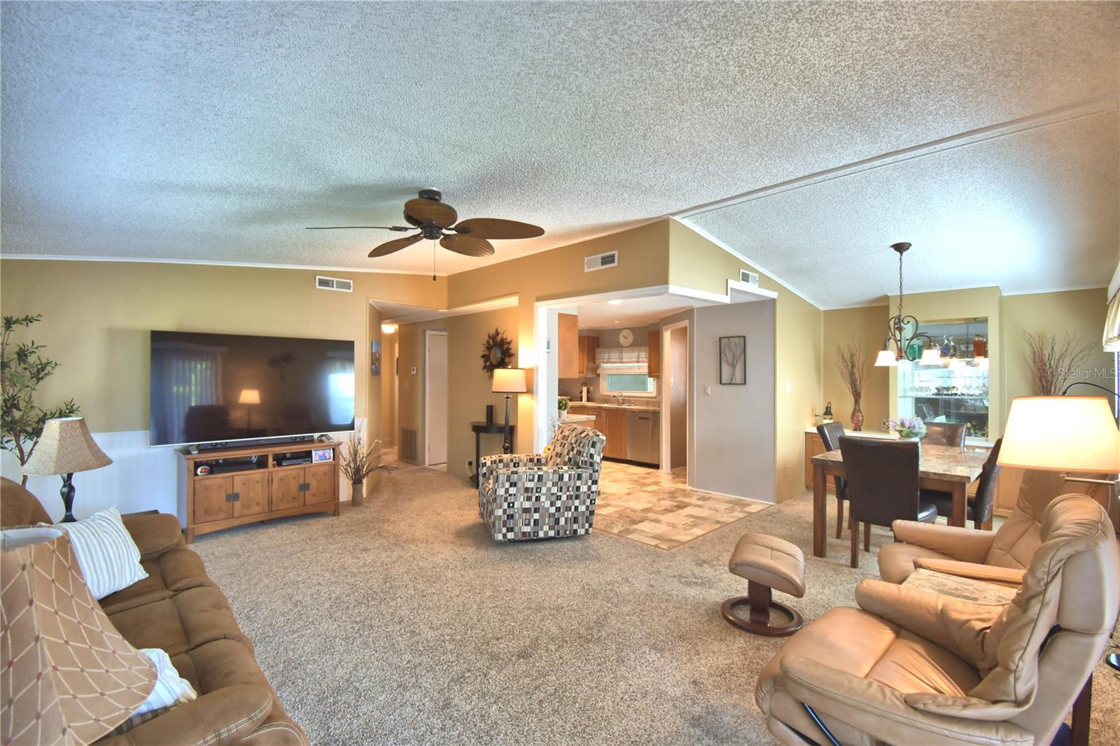 COLONNADES PH 1 - Residential