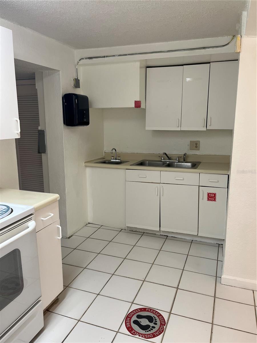 WEST COLONIAL HEIGHTS - Commercial Lease