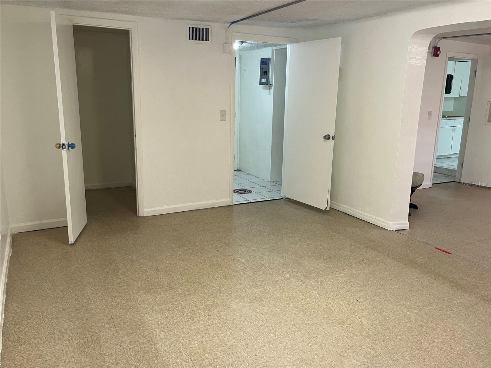 WEST COLONIAL HEIGHTS - Commercial Lease
