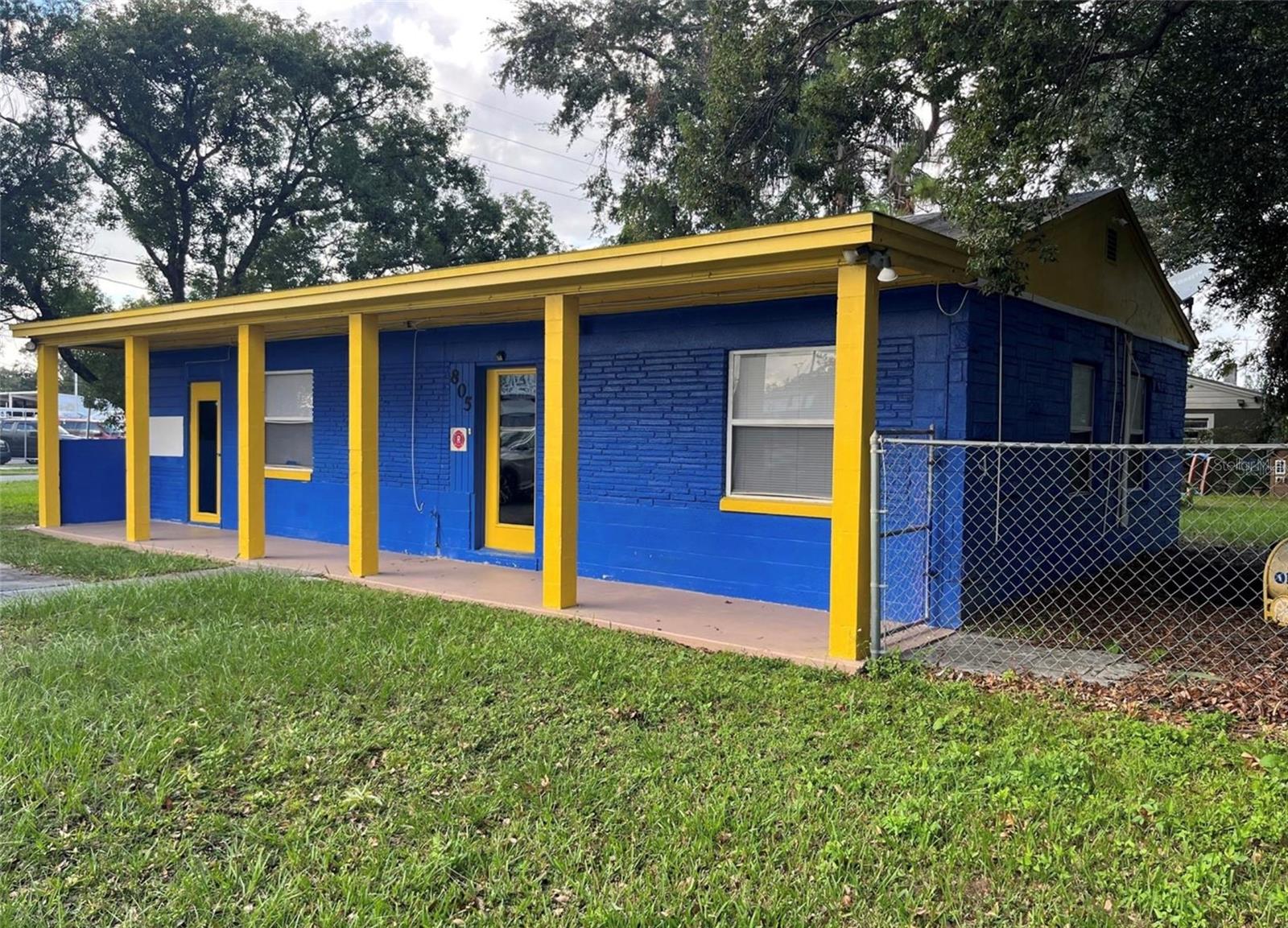 Discover this freshly painted commercial building, ideal for starting a daycare or launching a new business venture. It features spacious interiors and an excellent layout. Viewings require 24 hours' notice. Conveniently located near Community Coordinated Care, Inc. (4C) and other businesses, it also offers easy access to major roadways. Don't miss this opportunity—it won't stay on the market for long—and take advantage of the expansive backyard.
