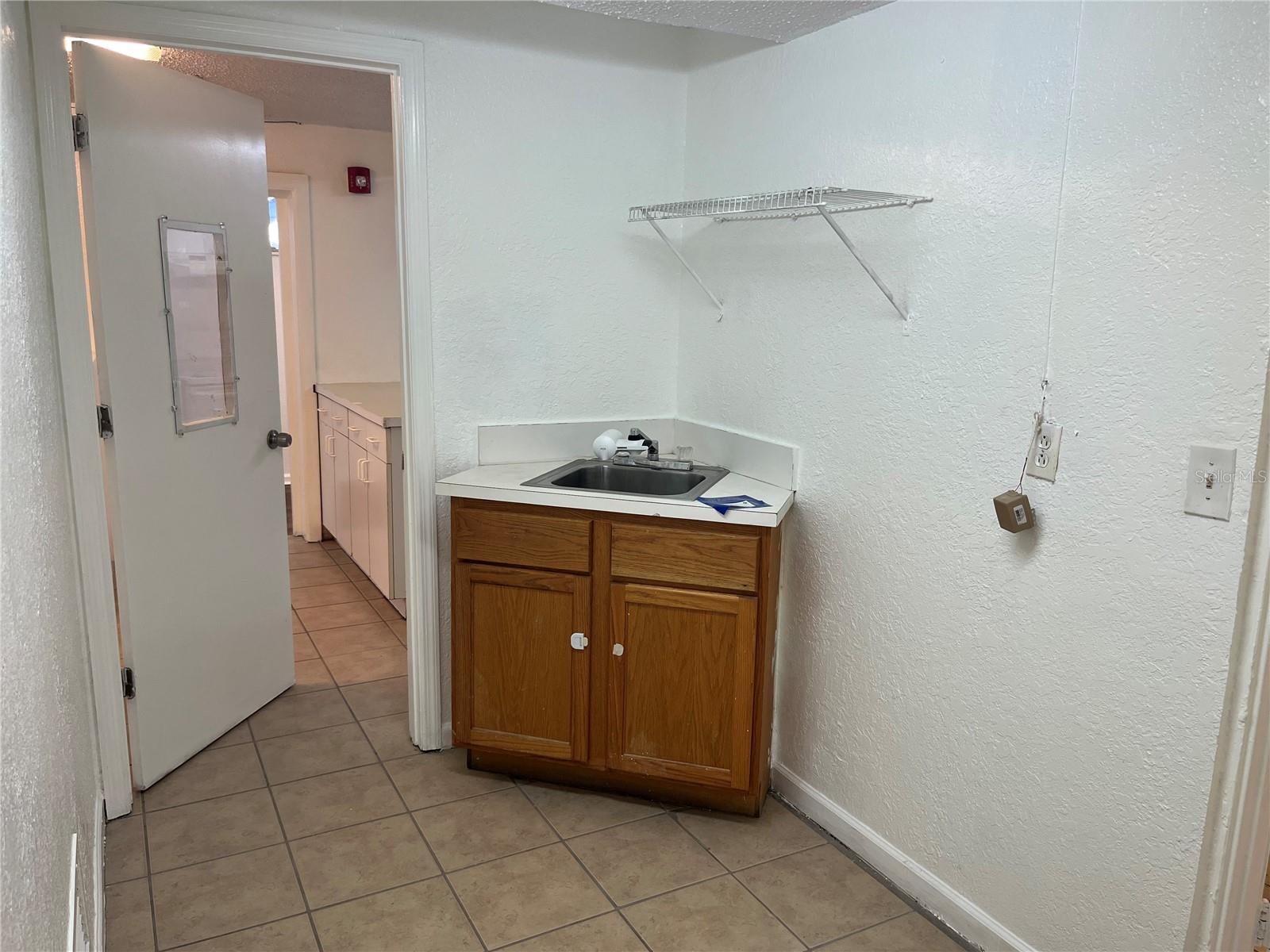 WEST COLONIAL HEIGHTS - Commercial Lease