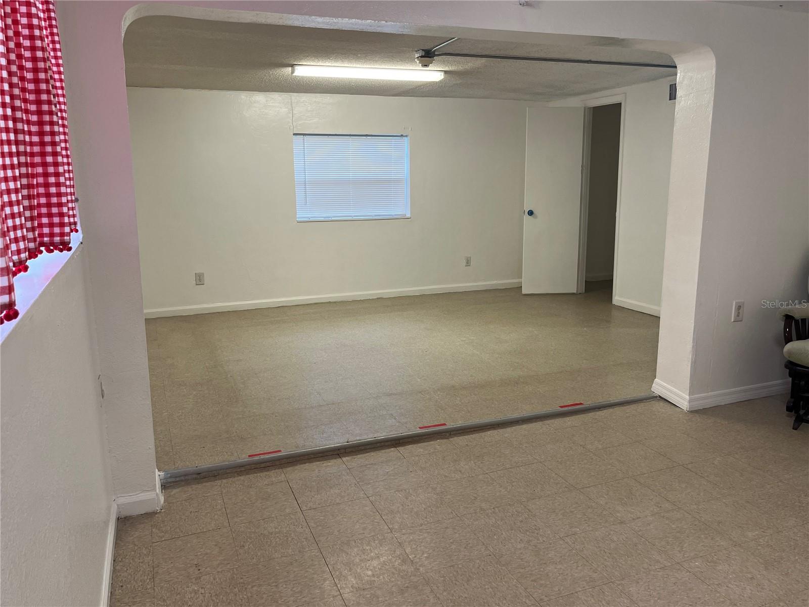 WEST COLONIAL HEIGHTS - Commercial Lease