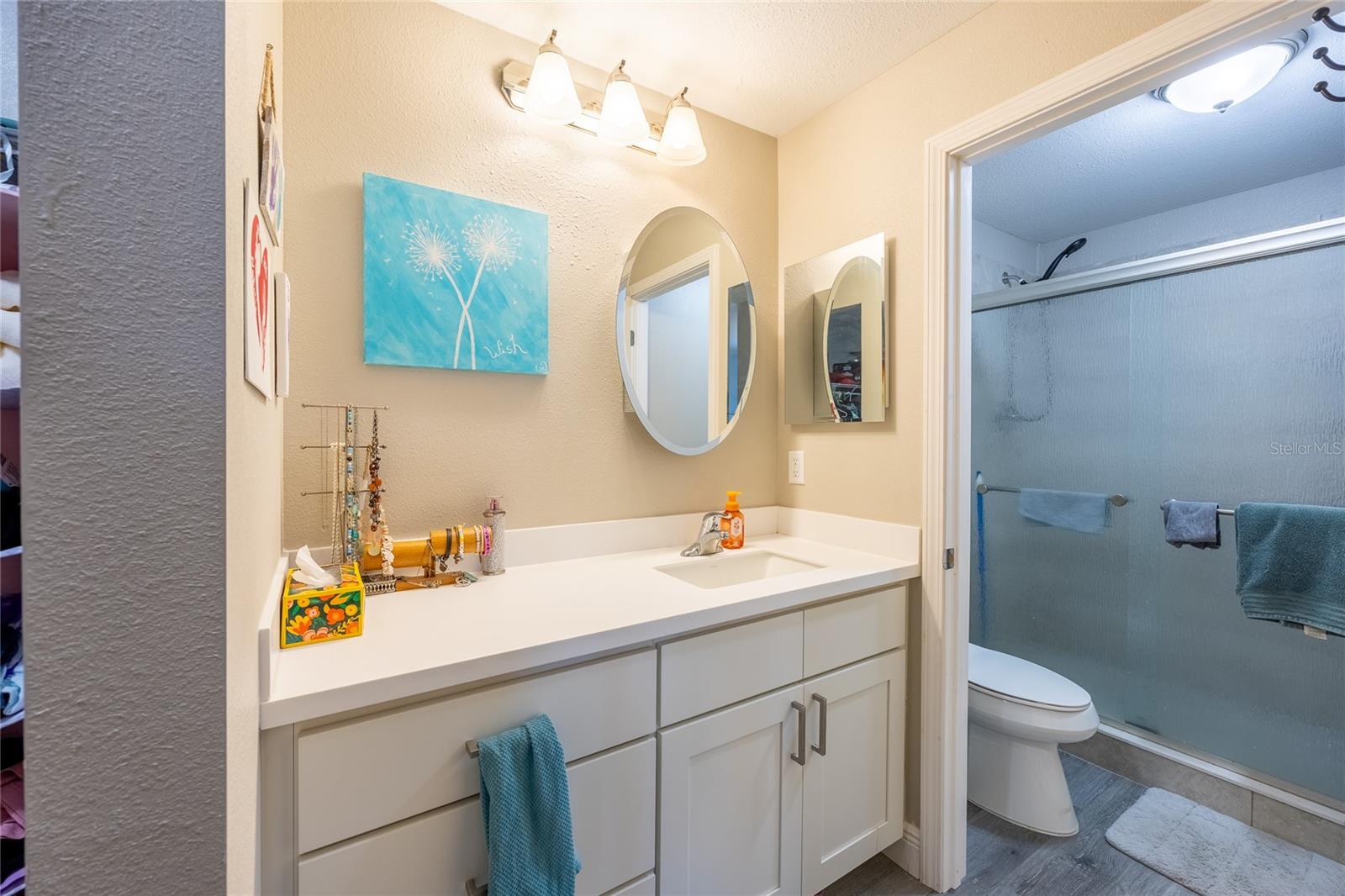 TIMBERLAKE CONDO 02 - Residential