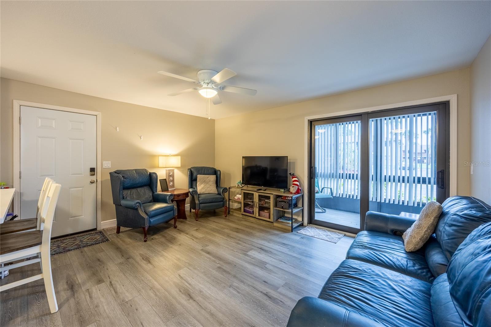 TIMBERLAKE CONDO 02 - Residential