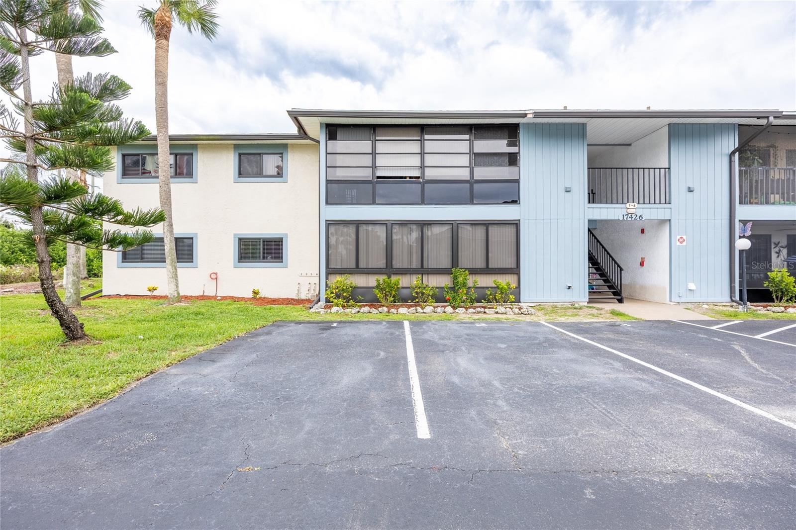 TIMBERLAKE CONDO 02 - Residential