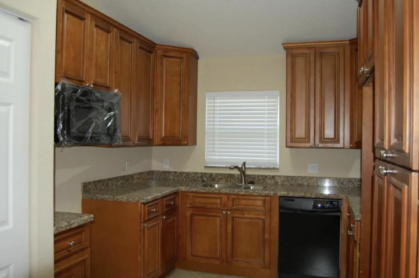 SOUTHRIDGE - Commercial Sale