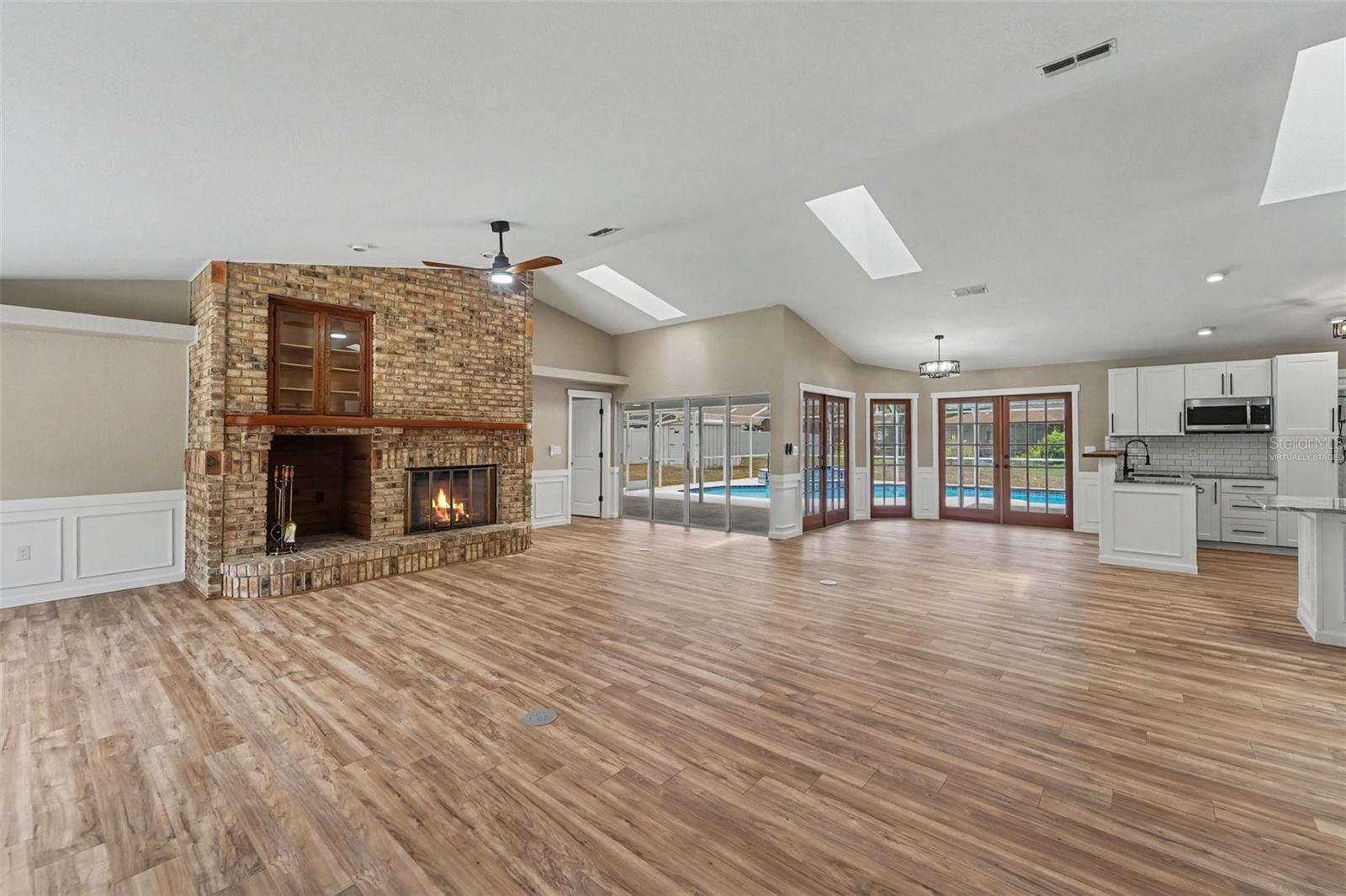 SPRING HILL - Residential