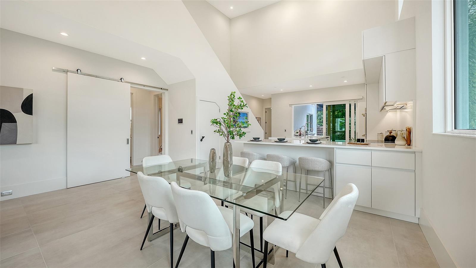 LA LINDA TERRACE - Residential