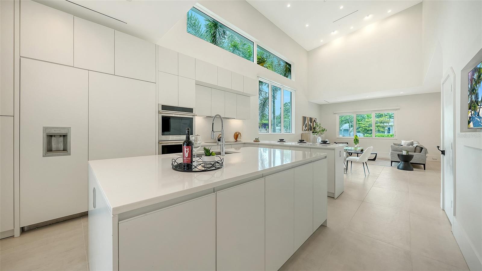 LA LINDA TERRACE - Residential