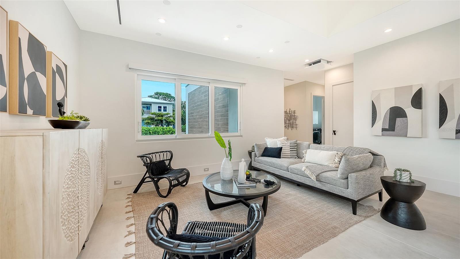 LA LINDA TERRACE - Residential