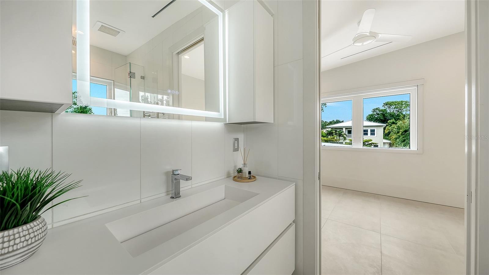 LA LINDA TERRACE - Residential