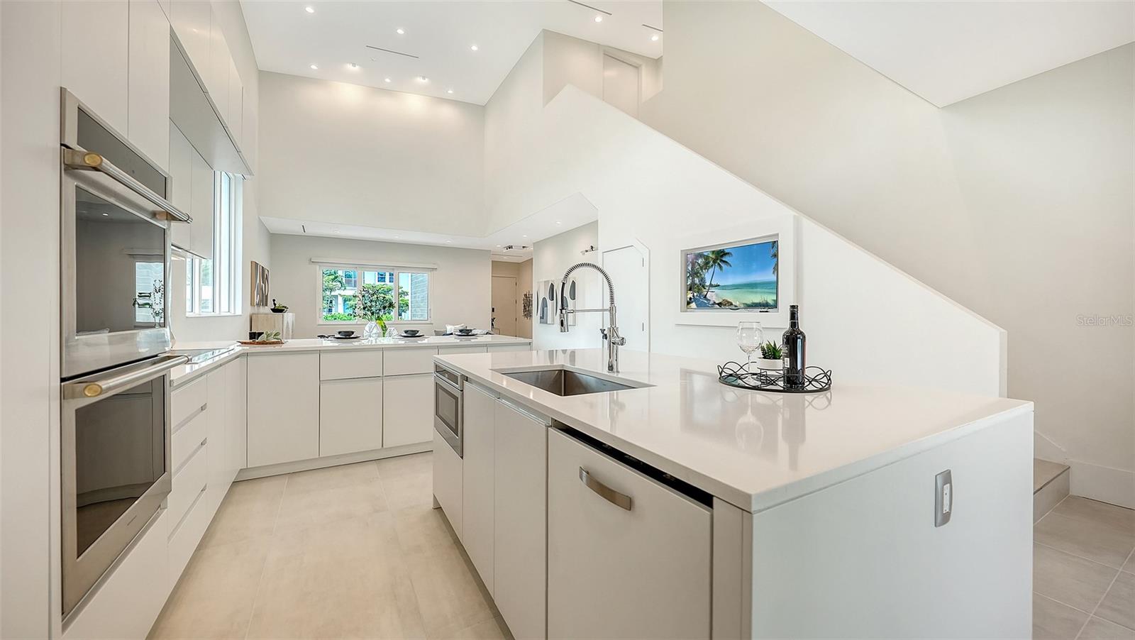 LA LINDA TERRACE - Residential