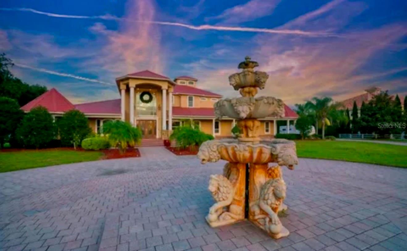LAGO WHISPERS - Residential