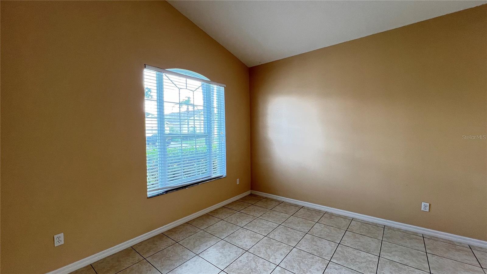 GLENBROOK PH II SUB - Residential Lease