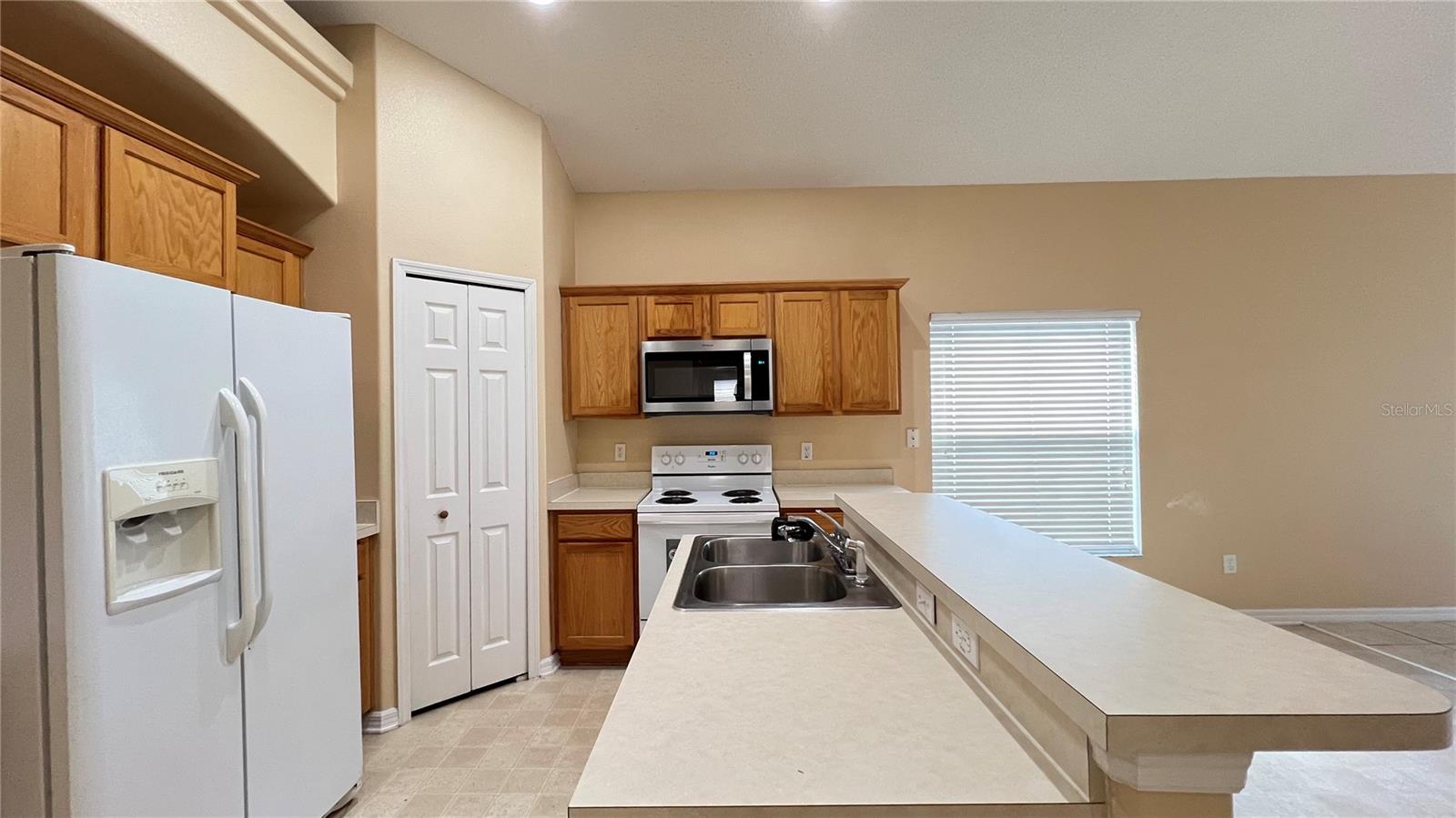 GLENBROOK PH II SUB - Residential Lease