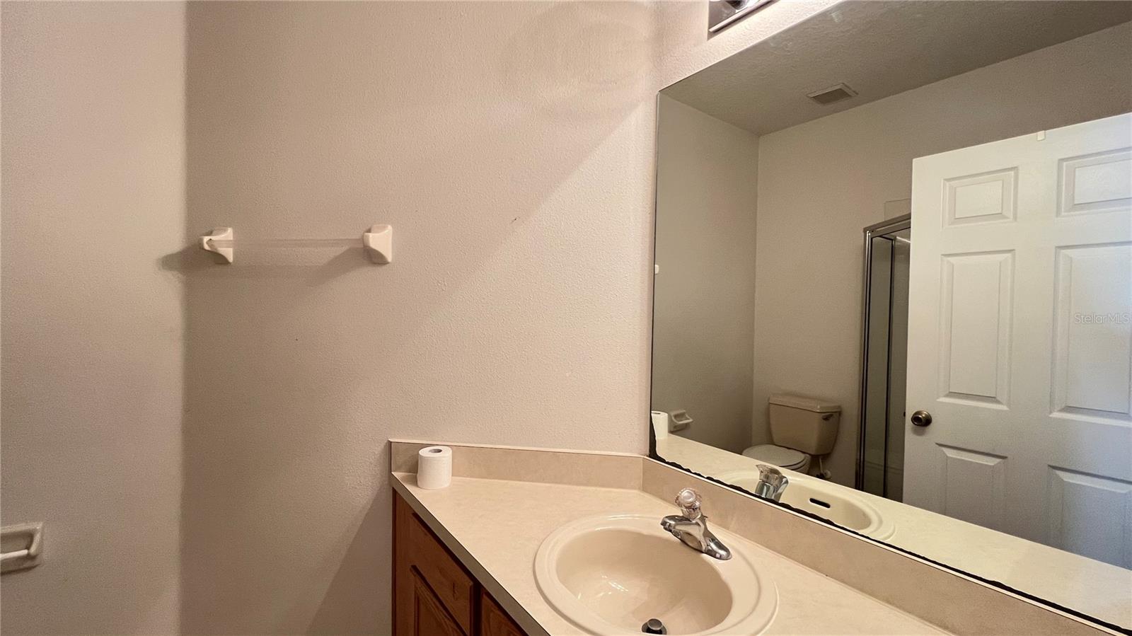 GLENBROOK PH II SUB - Residential Lease