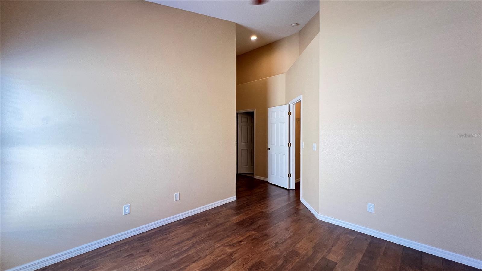 GLENBROOK PH II SUB - Residential Lease