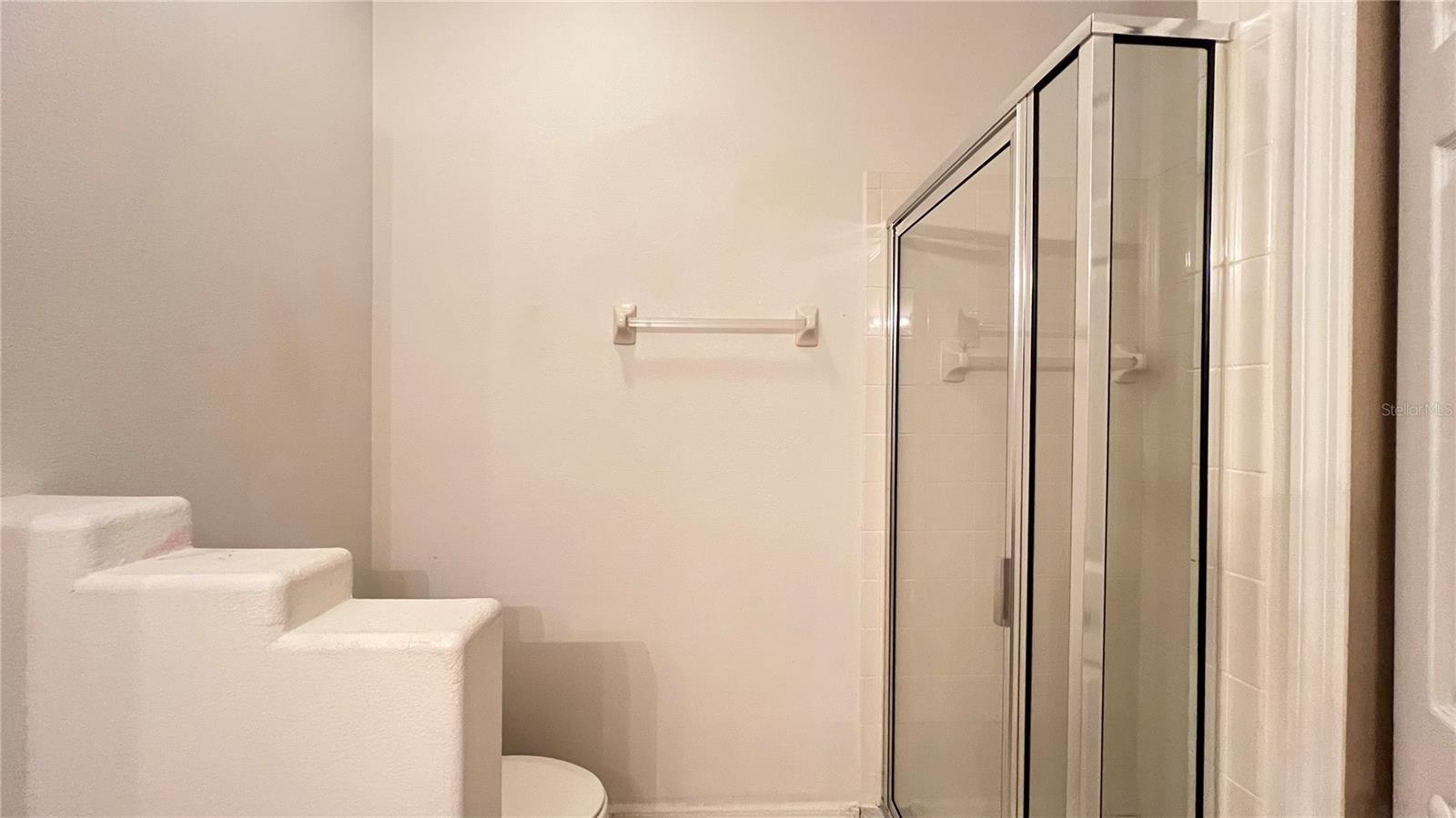 GLENBROOK PH II SUB - Residential Lease