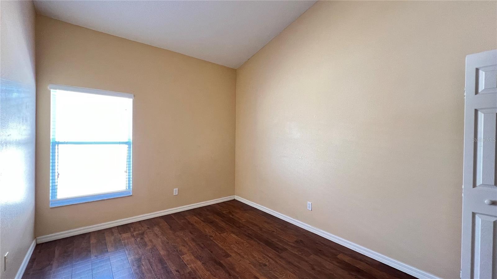 GLENBROOK PH II SUB - Residential Lease