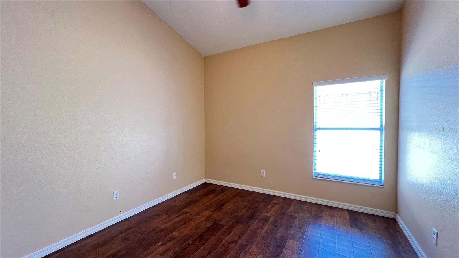 GLENBROOK PH II SUB - Residential Lease