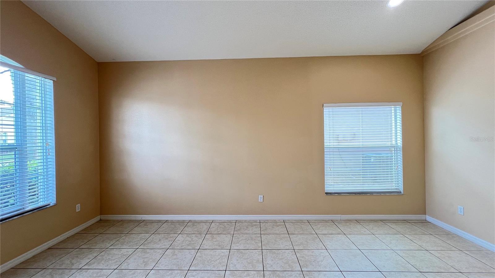GLENBROOK PH II SUB - Residential Lease