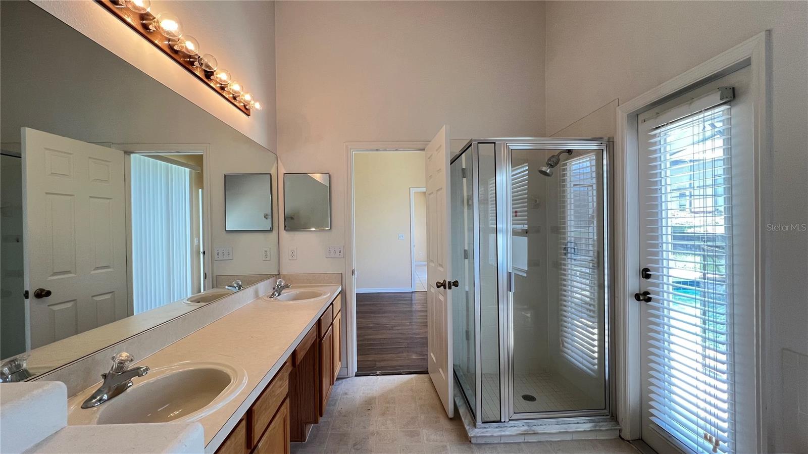 GLENBROOK PH II SUB - Residential Lease