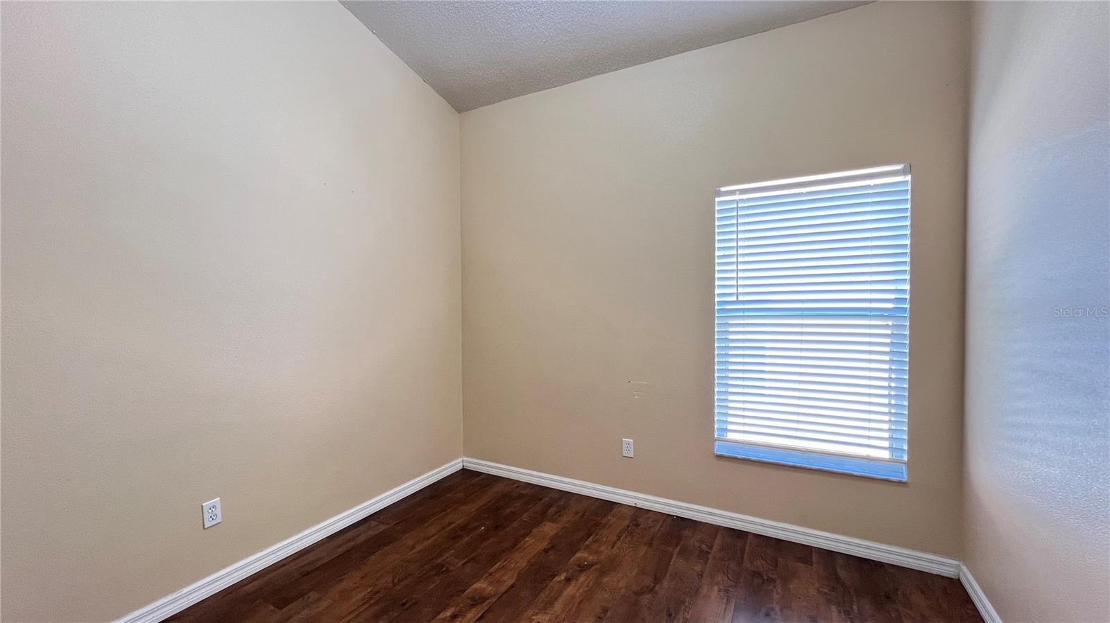 GLENBROOK PH II SUB - Residential Lease