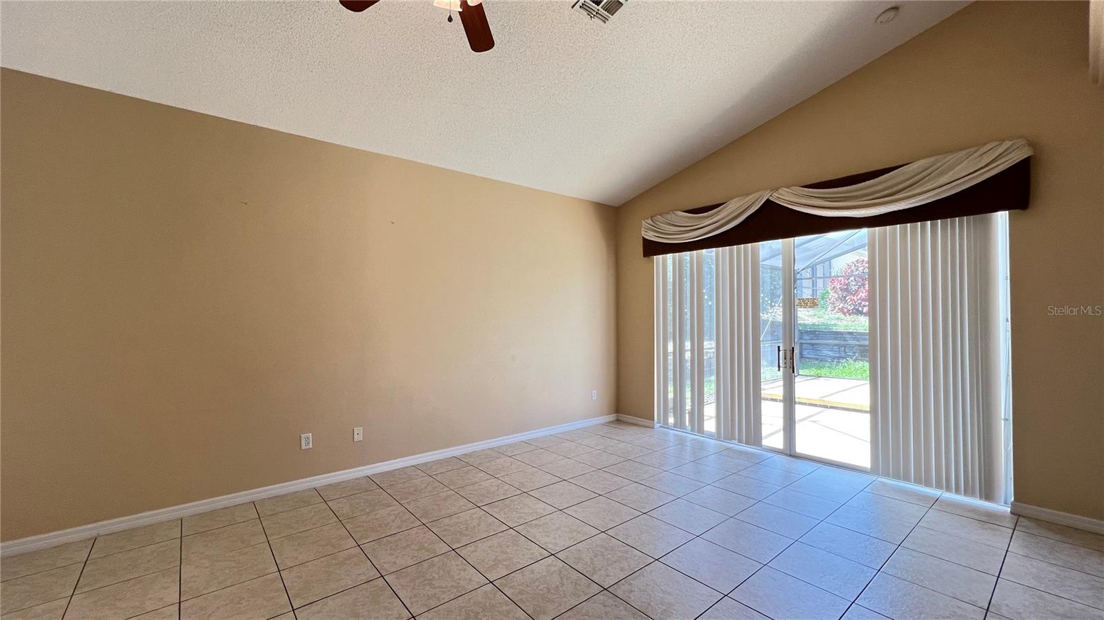 GLENBROOK PH II SUB - Residential Lease