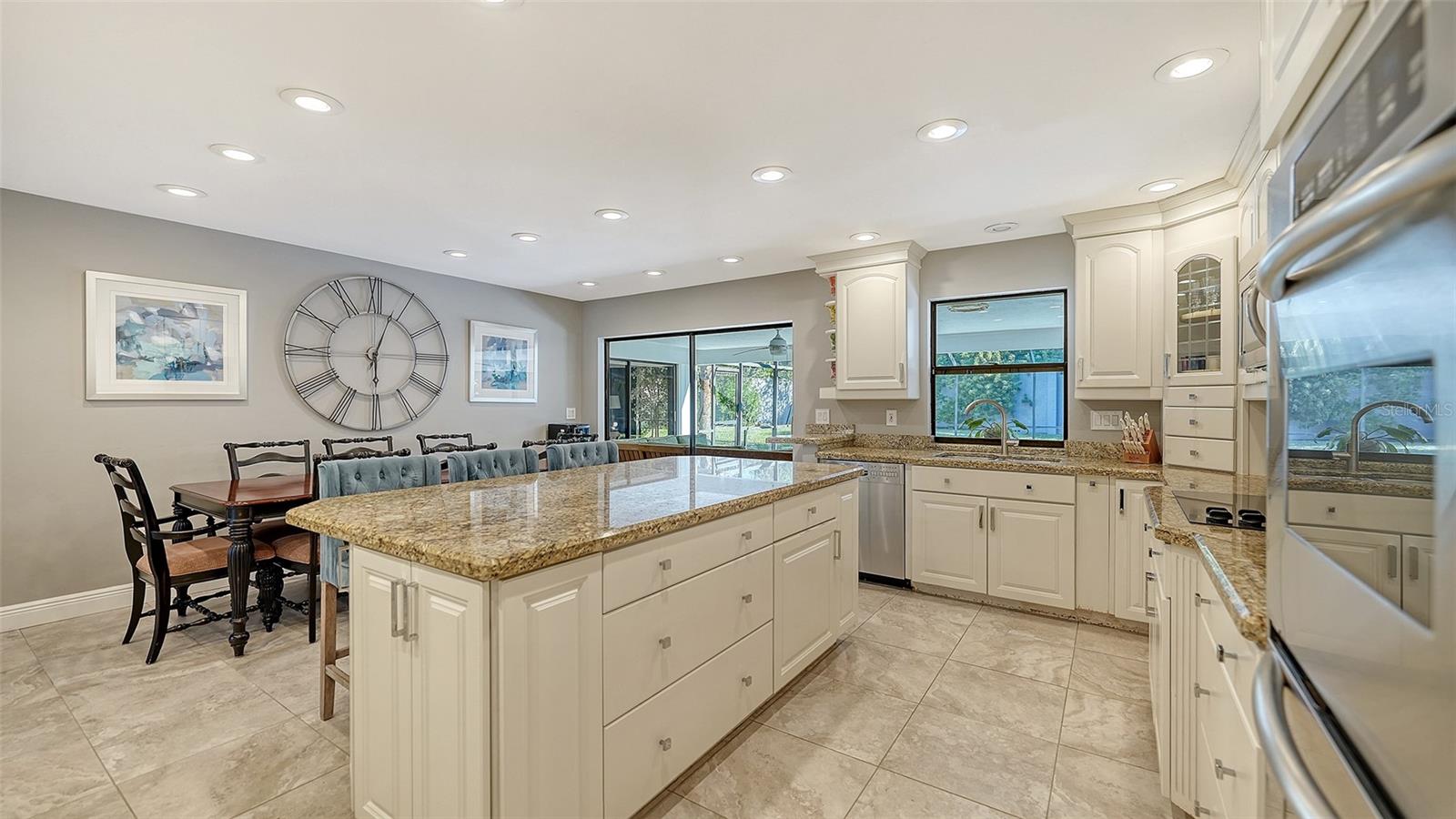 BENEVA OAKS - Residential