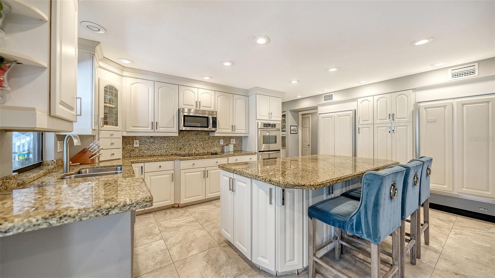 BENEVA OAKS - Residential