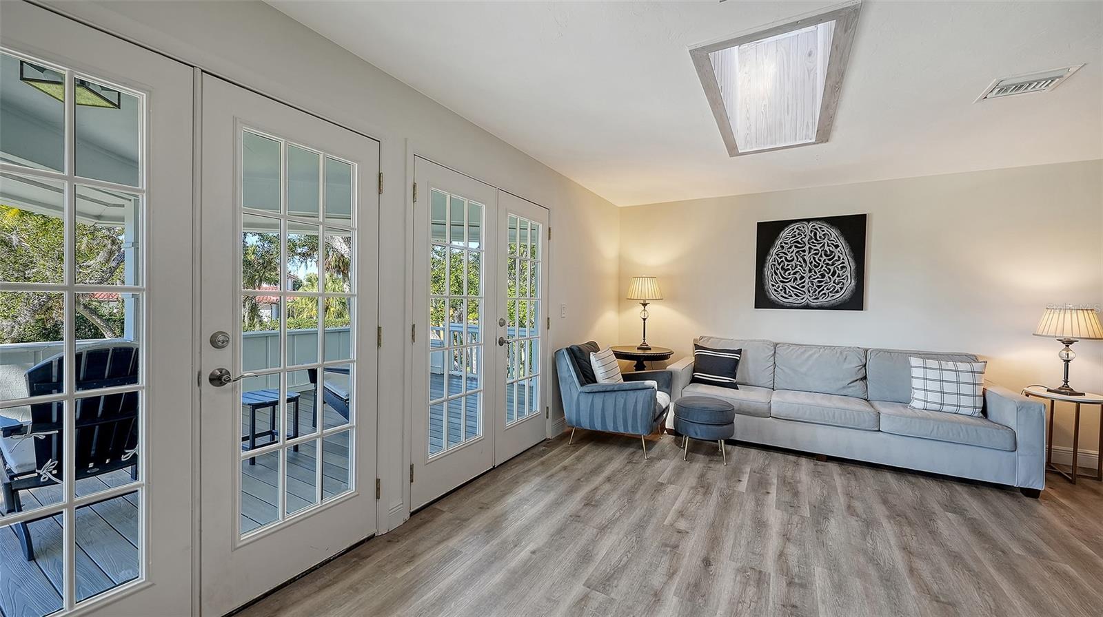 BENEVA OAKS - Residential